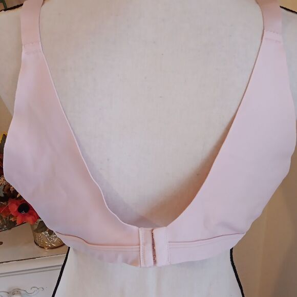 Warner's Women's No Side Effects Wire-Free Back Smoothing Contour Bra - Picture 6 of 10